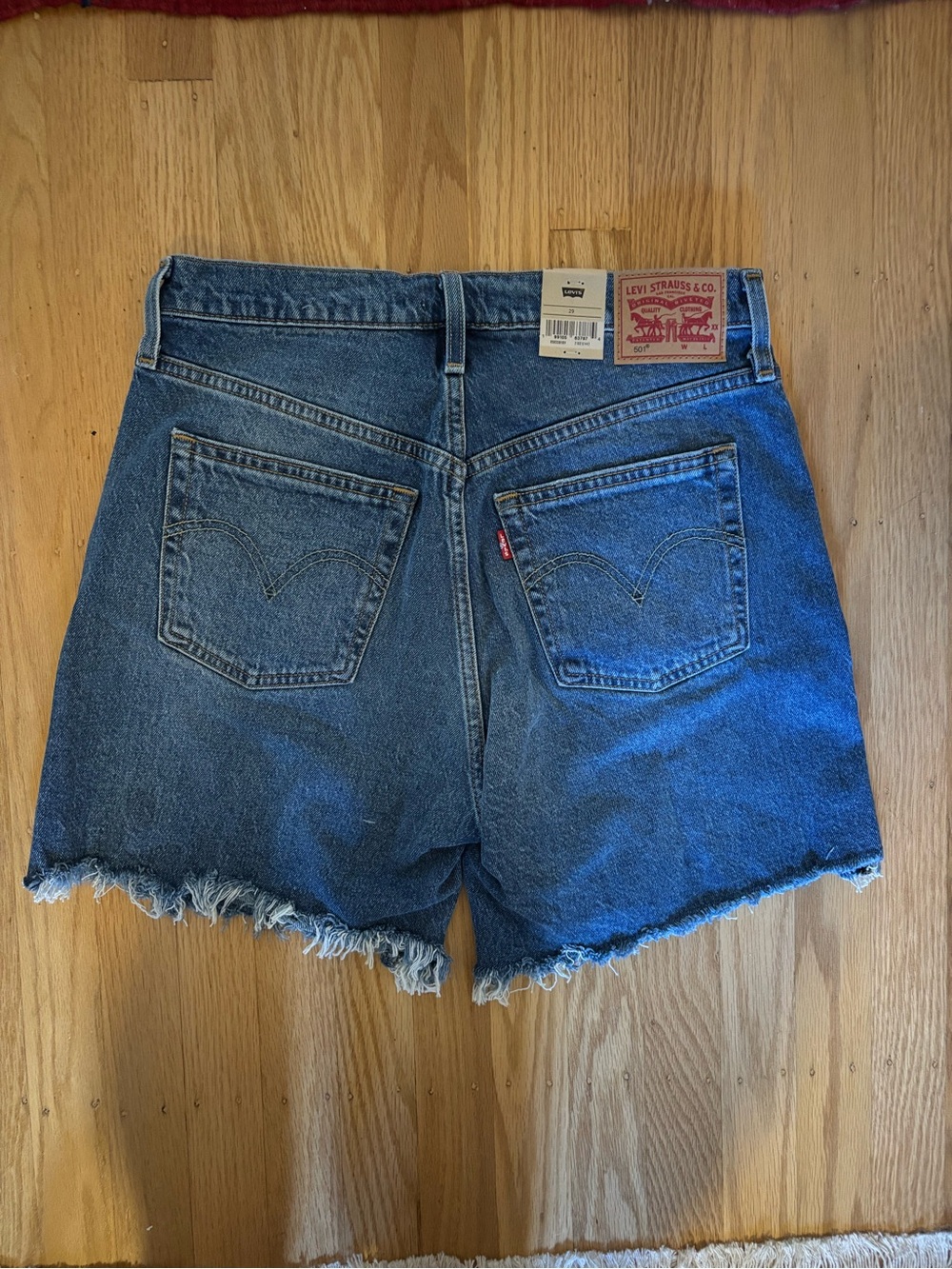 Levi’s 501 Mid Thigh Shorts - Women’s 29